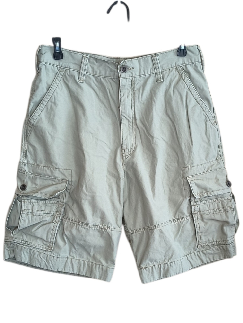 Levi's Men's Cargo Shorts in Light Khaki Size 33
